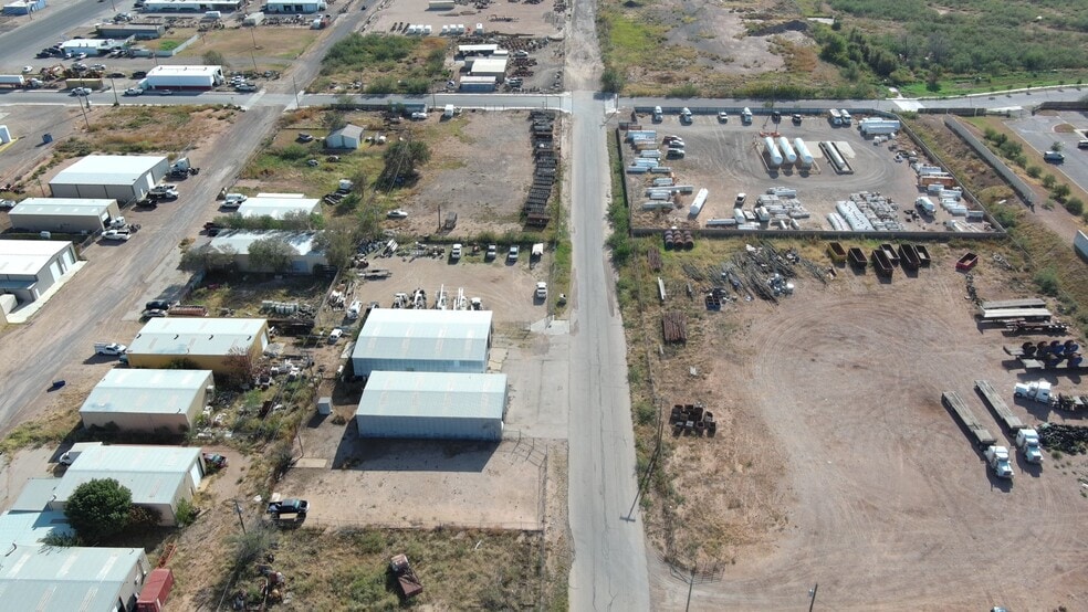 More Photos Of 1609 E Taylor Ave, Midland Warehouse For Lease