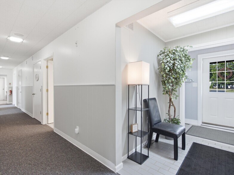 More Photos Of 35000-35008 Division Rd, Richmond Medical For Sale