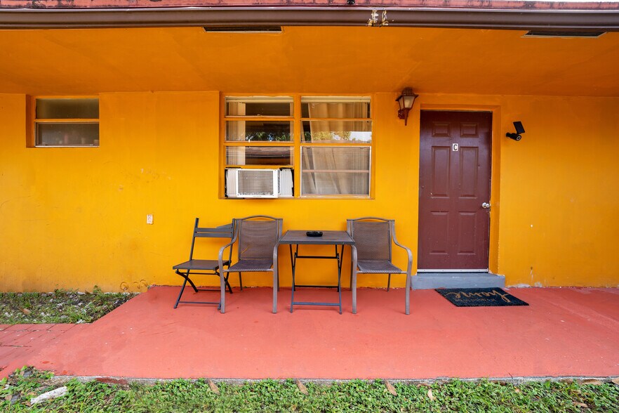 More Photos Of 129-131 SE 5th St, Hallandale Beach Multifamily For Sale