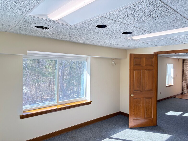 More Photos Of 86 Elm St, Hopkinton Flex For Lease