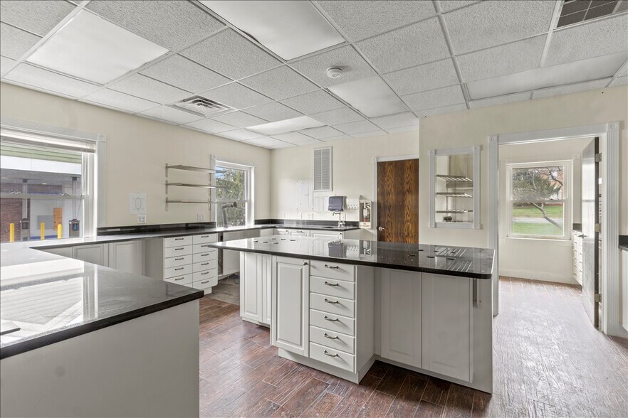 More Photos Of 530 E Main St, Chester Medical For Sale