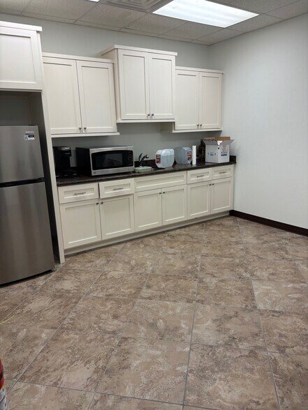 More Photos Of 22325 Gosling Rd, Spring Unknown For Lease