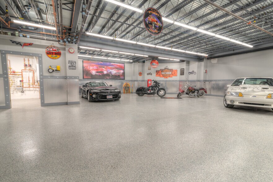 More Photos Of 2302 Turnpike St, North Andover General Retail For Sale