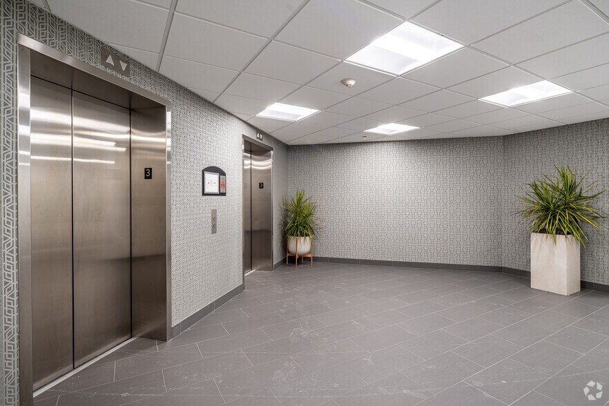 More Photos Of 7505 Metro Blvd, Edina Office For Lease