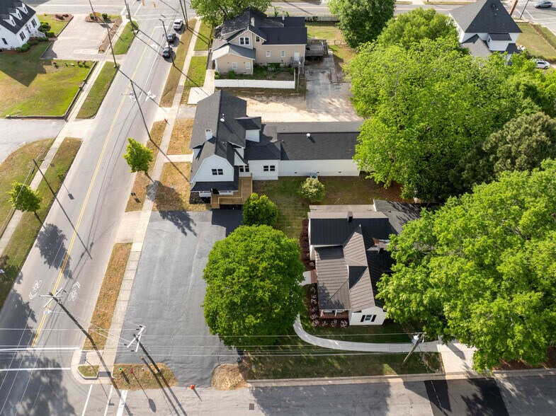 More Photos Of 504 W Broad St, Dunn Office For Sale