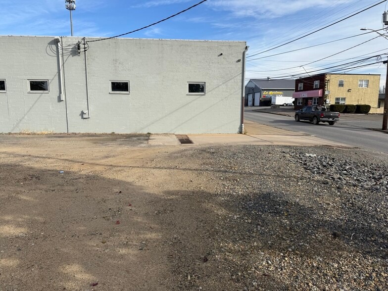 More Photos Of 154 N Cedar St, Hazleton Manufacturing For Sale