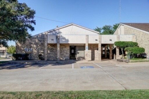 More Photos Of 2701 E 29th St, Bryan Office For Sale