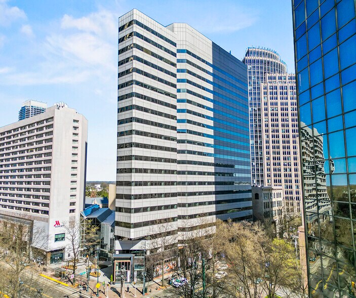 More Photos Of 101 N Tryon St, Charlotte Office For Sale