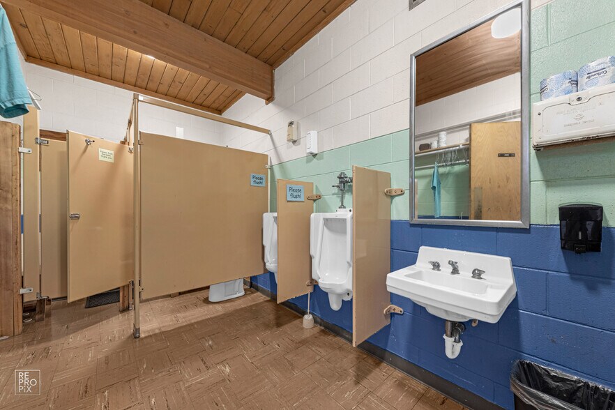 More Photos Of 3600 W 79th St, Chicago Religious Facility For Sale