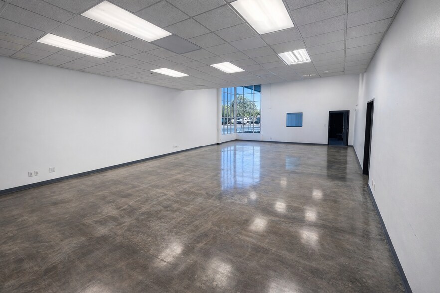 More Photos Of 1620 Emerson Ave, Oxnard Manufacturing For Lease
