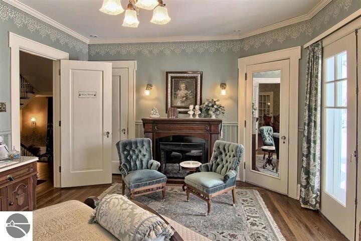 More Photos Of 230 Wellington St, Traverse City Hospitality For Sale