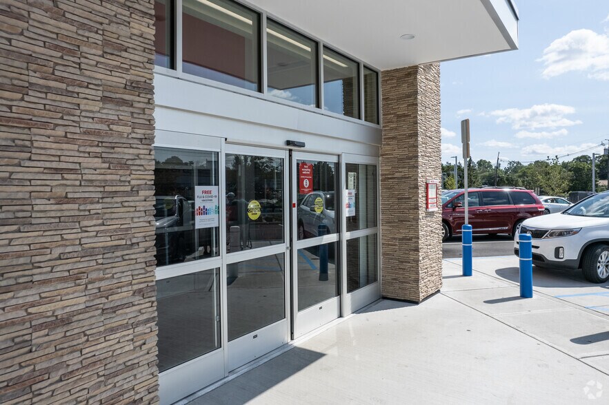 More Photos Of 80 Godwin Ave, Midland Park Drugstore For Lease