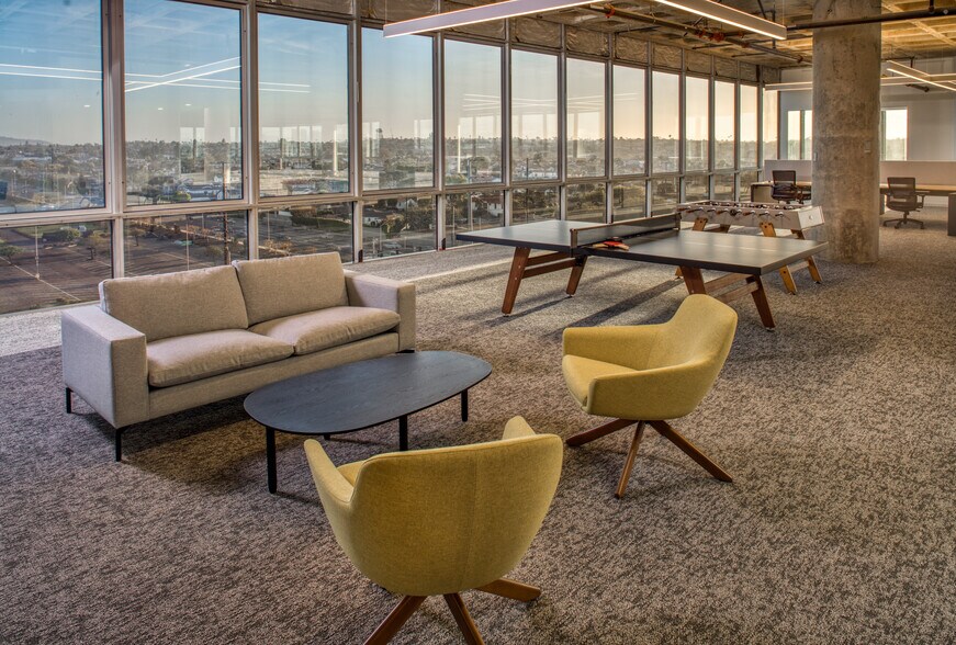 More Photos Of 15000 Aviation Blvd, Hawthorne Office For Lease