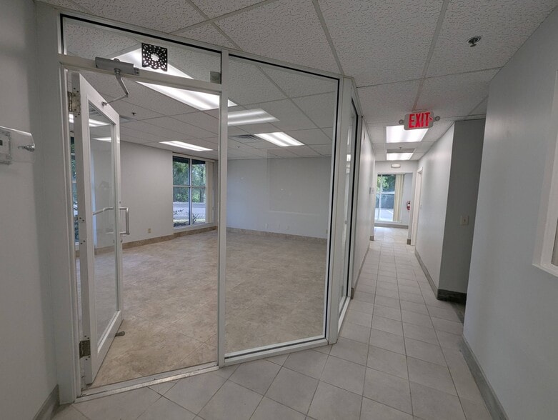 More Photos Of 701 NW Federal Hwy, Stuart Medical For Lease