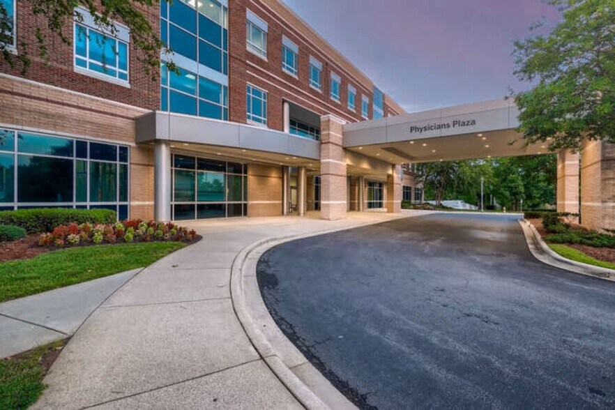 More Photos Of 10030 Gilead Rd, Huntersville Hospital For Lease