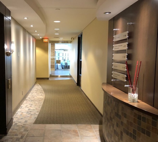 More Photos Of 117 Centrepointe Dr, Ottawa Office For Lease