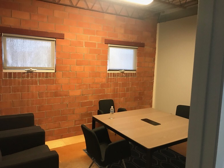 More Photos Of 2437 1/2 University Blvd, Houston Office For Lease