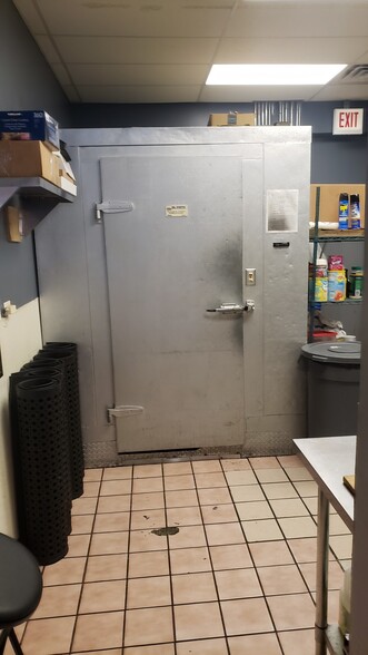 More Photos Of 2251-2259 W Taylor St, Chicago Restaurant For Lease