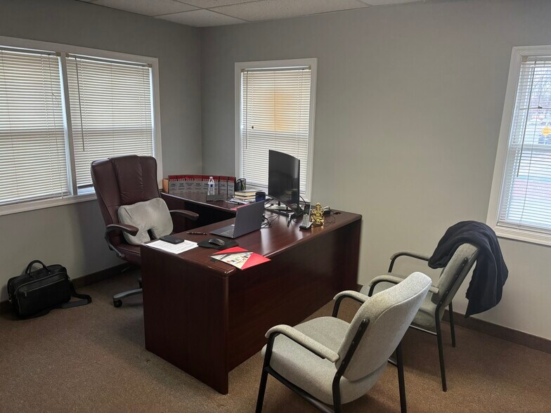 More Photos Of 4248-4250 Chain Bridge Rd, Fairfax Medical For Lease