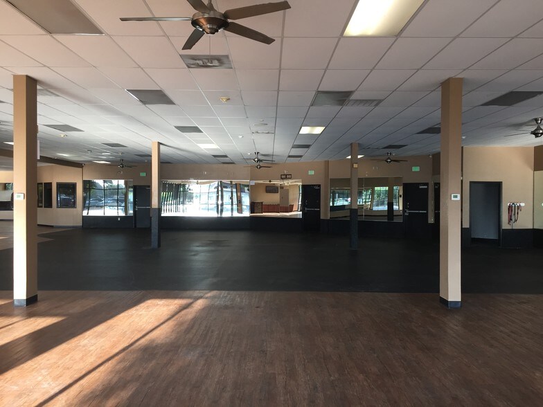 More Photos Of 72-76 Lake Blvd, Redding Storefront For Lease