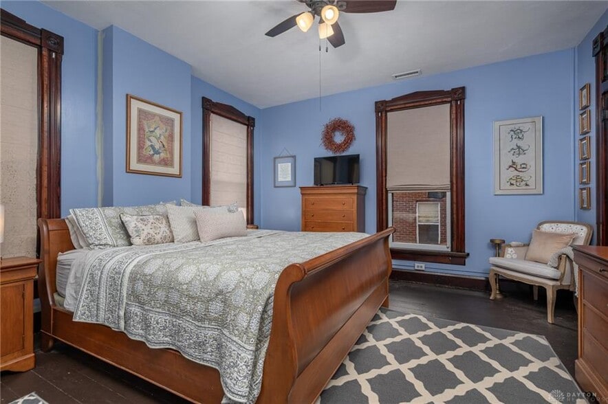 More Photos Of 324 Jones St, Dayton Office For Sale