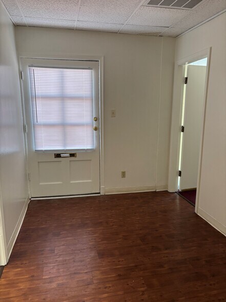 More Photos Of 8505 Delmar Blvd, University City Office For Lease