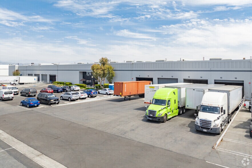 More Photos Of 15160-15304 Spring Ave, Santa Fe Springs Warehouse For Lease