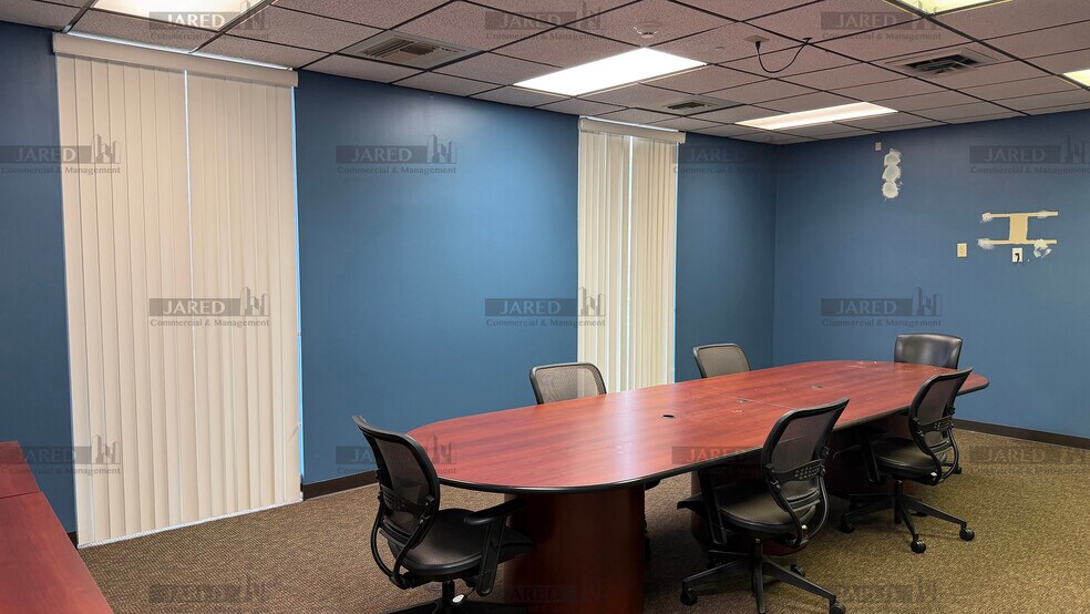 More Photos Of 509 S Union Ave, Springfield Light Distribution For Sale