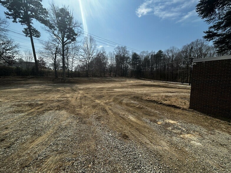 More Photos Of 1021 Tarrant Rd, Greensboro Land For Lease