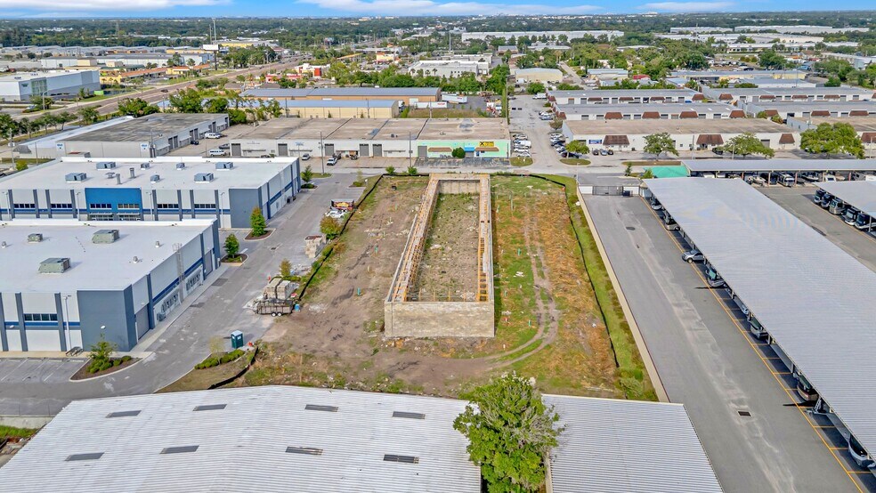 More Photos Of 9310 Ulmerton Rd, Largo Light Manufacturing For Lease