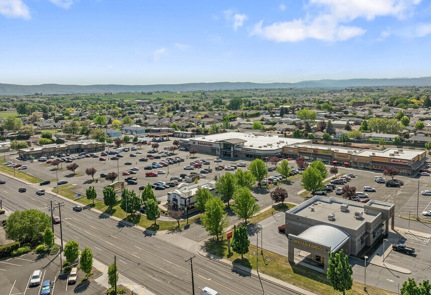 More Photos Of 208-410 S 72nd Ave, Yakima General Retail For Lease