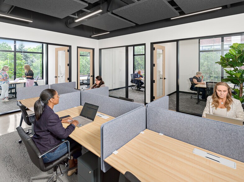More Photos Of 3838 N Ravenswood Ave, Chicago Coworking Space