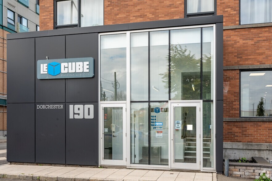 More Photos Of 190 Rue Dorchester, Québec Office For Lease