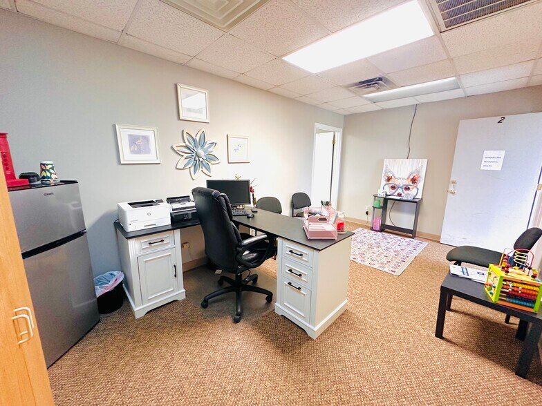 More Photos Of 110 Sunset Dr, Beckley Office For Lease
