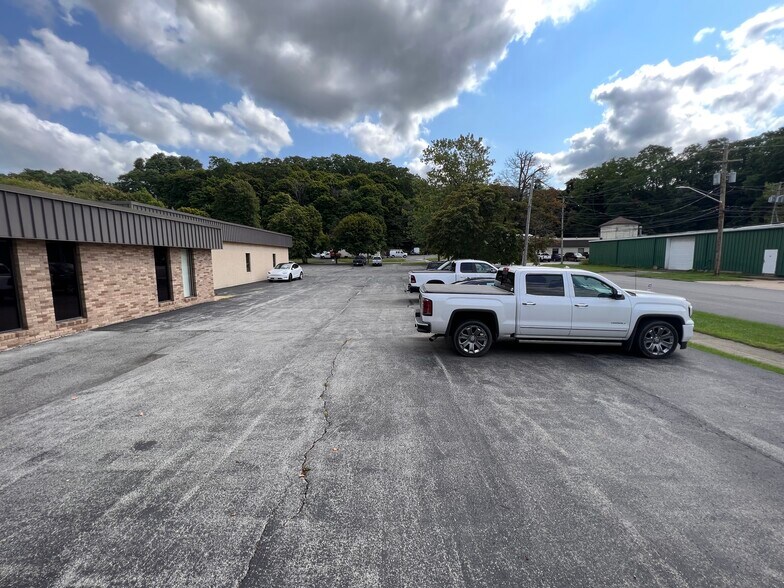 More Photos Of 285 Market St, Lockport Office For Sale