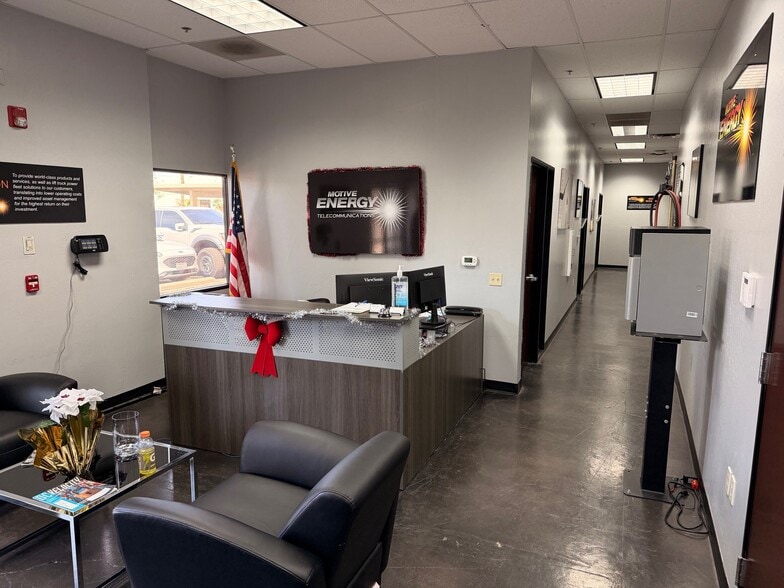 More Photos Of 601 S Madison Dr, Tempe Warehouse For Sale
