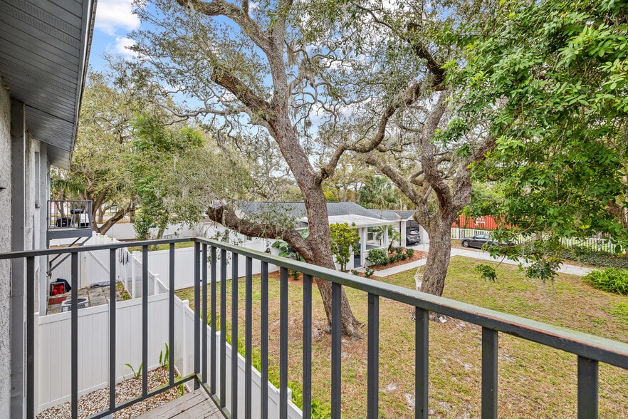 More Photos Of 7919 Lakeshore Dr, Tampa Multifamily For Sale