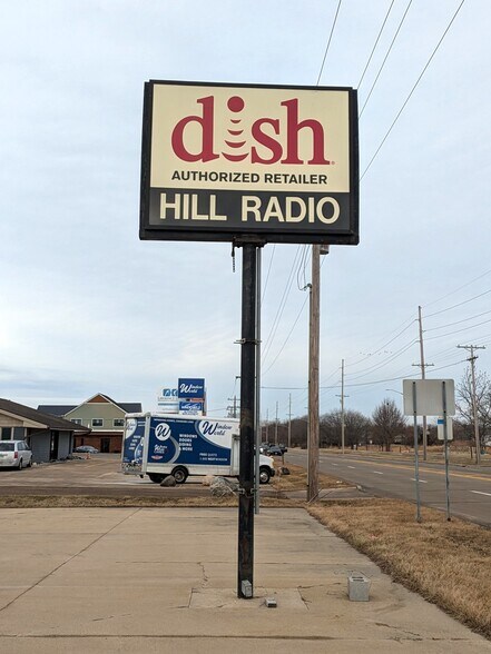 More Photos Of 2503 General Electric Rd, Bloomington Flex For Sale