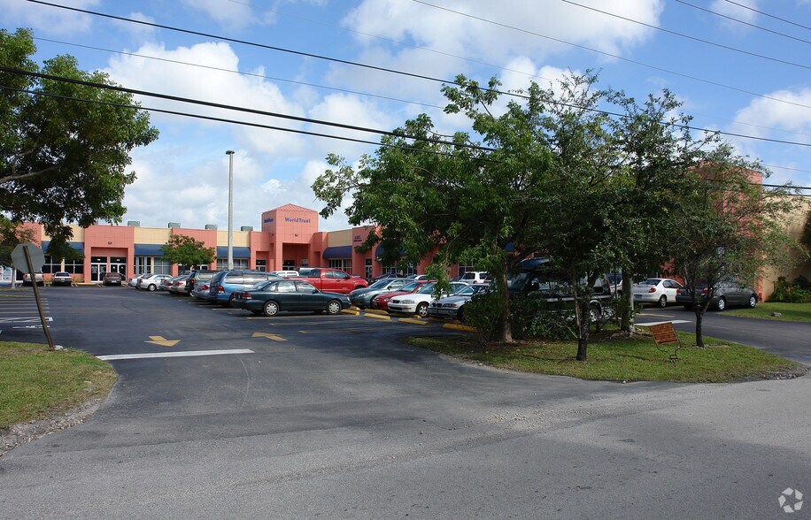 More Photos Of 4615 NW 72nd Ave, Miami Flex For Sale