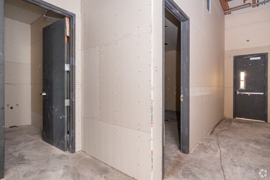 More Photos Of 600 El Camino Real, Belmont Storefront Retail Office For Sale