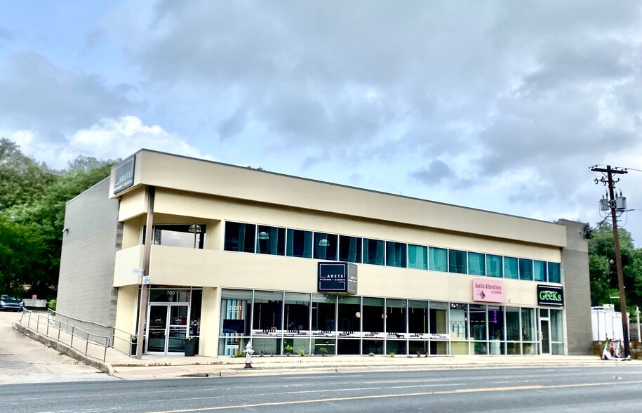 More Photos Of 700 N Lamar Blvd, Austin Freestanding For Lease