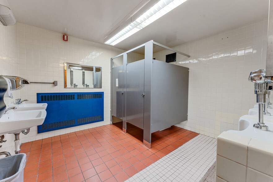 More Photos Of S5864 State Highway 23, Loganville Light Distribution For Sale