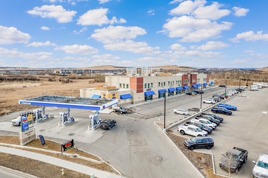 More Photos Of 4 River Heights Dr, Cochrane Storefront For Lease