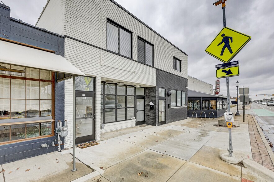 More Photos Of 23831-23833 John R Rd, Hazel Park Storefront Retail Residential For Lease
