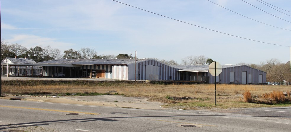 More Photos Of 91 S College St, Statesboro Warehouse For Lease