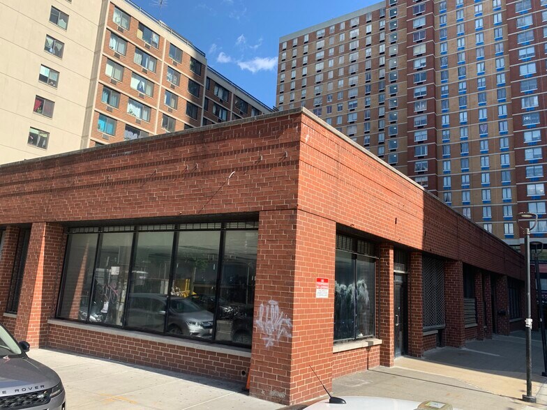 More Photos Of 235 Cherry St, New York Storefront For Lease