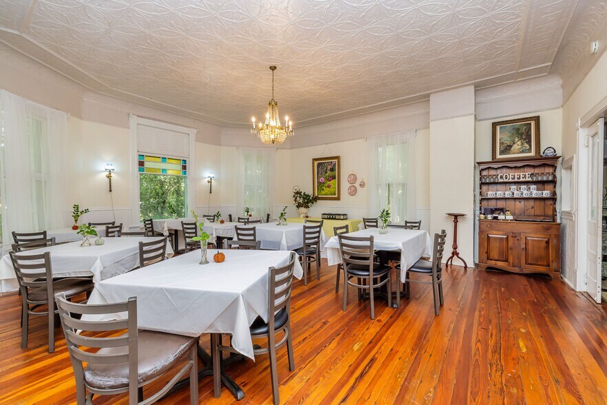 More Photos Of 252 Seavy St, Senoia Hospitality For Sale