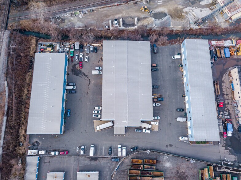 More Photos Of 125 Broad Ave, North Bergen Warehouse For Lease