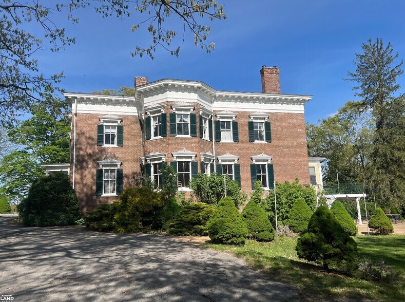 More Photos Of 5189 Rockwood Rd, Dublin Lodge Meeting Hall For Sale