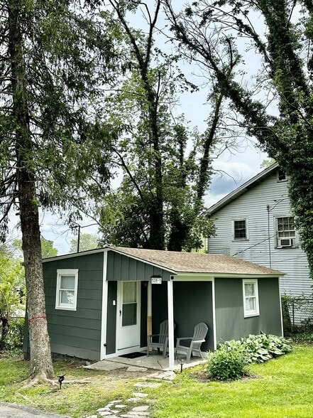 More Photos Of 526 Fleming St, Hendersonville Apartments For Sale